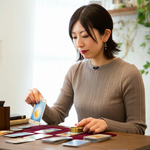 SATORI電話占いの占い師